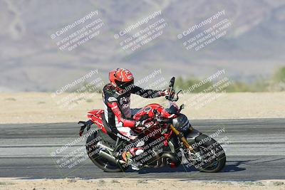 media/Dec-01-2025-Moto Forza (Mon) [[2daa91e15f]]/3-Beginner Group/Session 4 Turn 9/